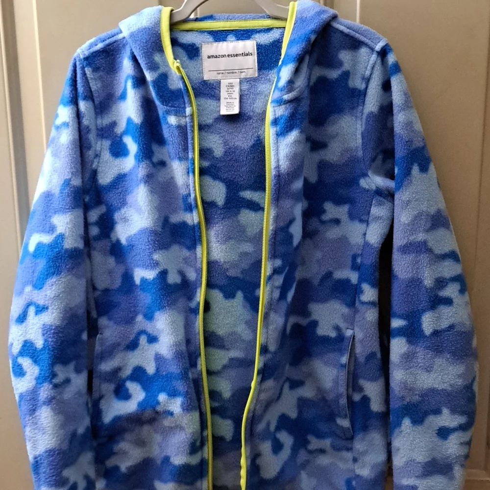 Amazon Essentials Blue Fleece Camo Hoodie jacket - Picture 7 of 8